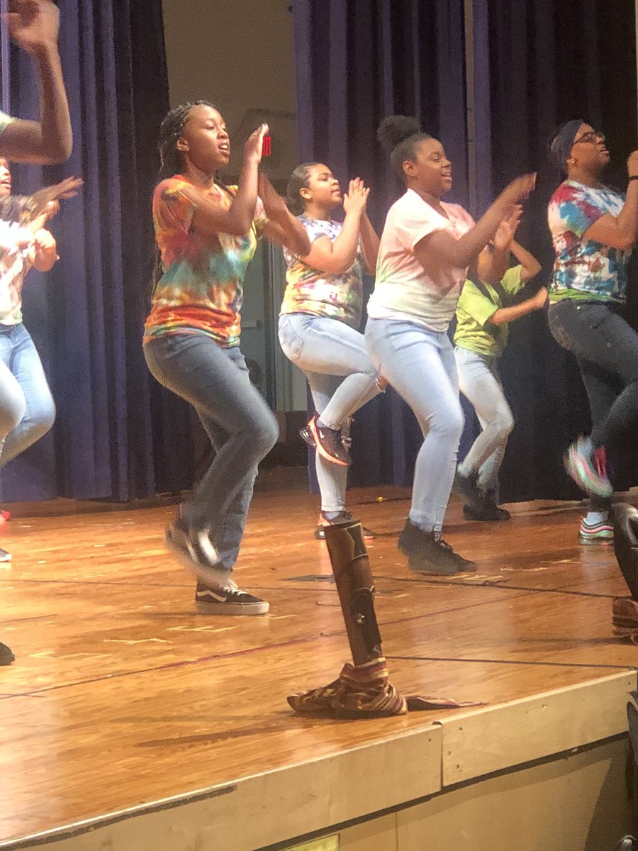 FrankConwellMS4's tweet photo. @FrankConwellMS4 A phenomenal job by our educators and future leaders during our African American Expo! Congratulations to all of those who participated; your hard work and dedication was evident. #HomeOfTheWizards #MS4Rocks https://t.co/ZOceYJWQ6k