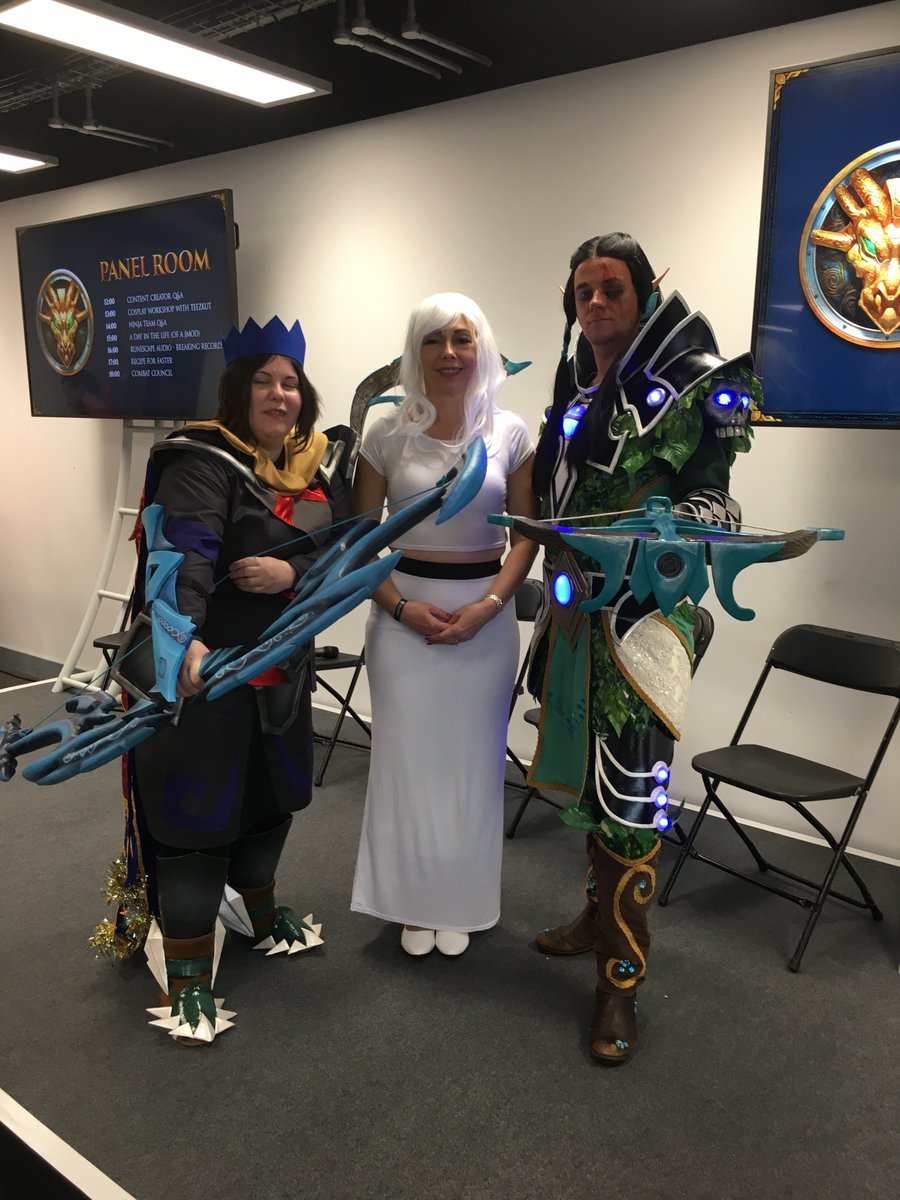 RuneScape Cosplay Jayne tweet media