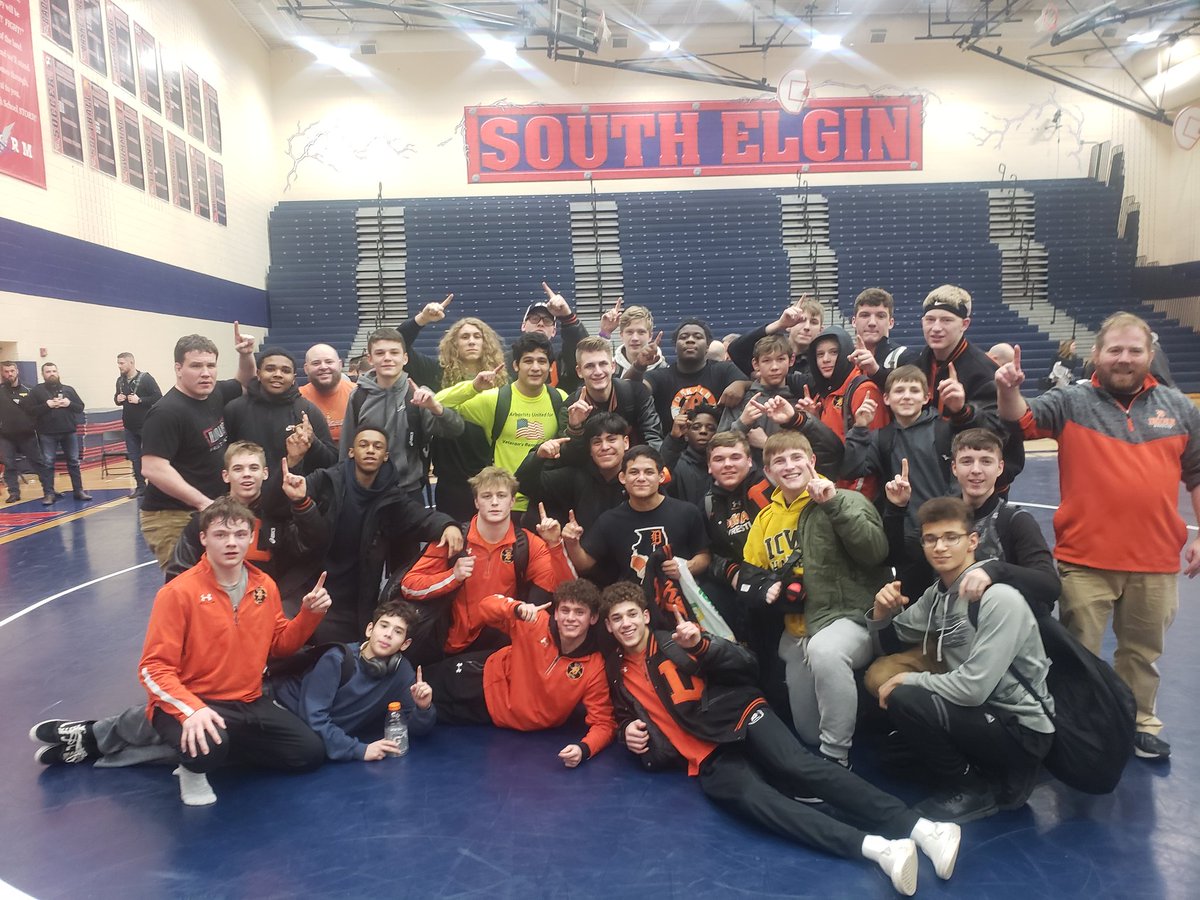 1barbathletics's tweet image. A Bunch of Happy Barbs!