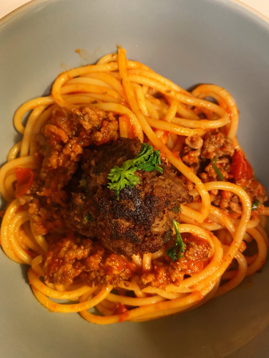 ShutUpAmanda's tweet image. #SpaghettiNight
#MandaMakesDinner 
Sooo good.