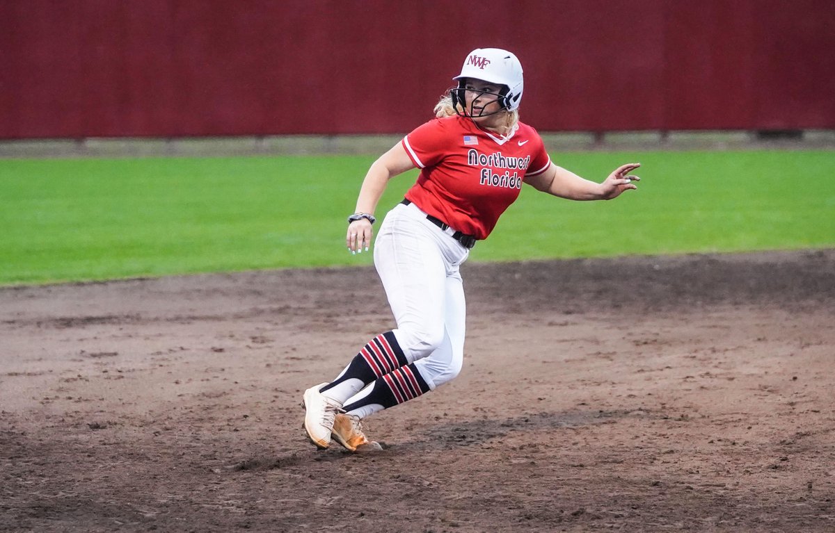 𝐒𝐰𝐞𝐞𝐧𝐞𝐲, 𝐌𝐚𝐫𝐭𝐢𝐧𝐞𝐳 𝐋𝐞𝐚𝐝 𝐑𝐚𝐢𝐝𝐞𝐫𝐬 𝐭𝐨 𝐕𝐢𝐜𝐭𝐨𝐫𝐲

📰 - nwfraiders.com/sports/sball/2…

#SoundTheSiren