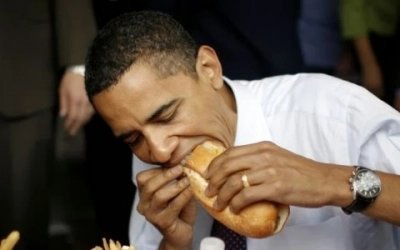 ThoNguy97045634's tweet photo. Vietnamese bread is really good, look, President Obama ate it, don't lie, don't dirty the image of Vietnam, we are too good, if not used to it, please come back to Korea go.
#ApologizeToVietNam
#KoreansStopLying https://t.co/XVc75VsMBV
