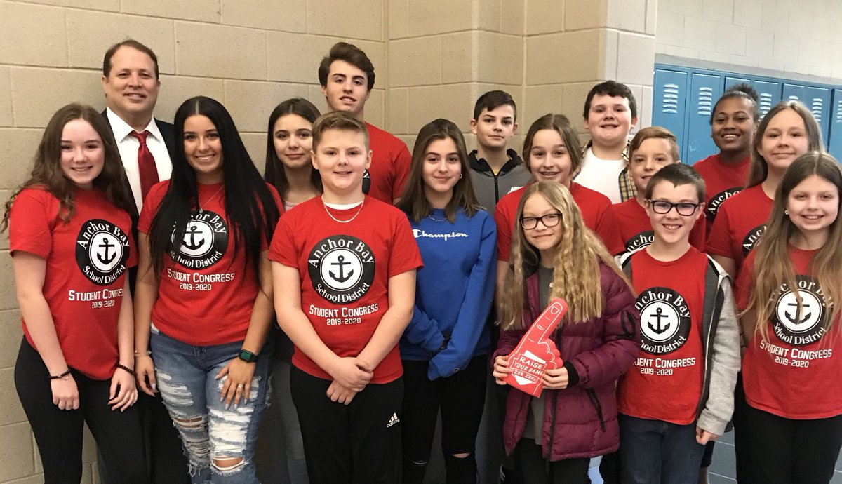 WoodsideLeonard's tweet photo. Spent time with this year's Student Congress today - these kids have great ideas and give outstanding input. https://t.co/P2121tjfWo