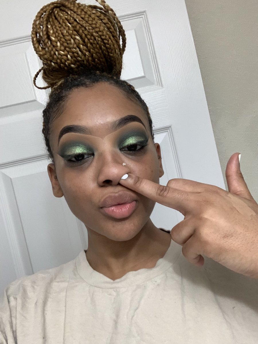 dajjrambo's tweet photo. Is this how you Niggas want me to walk around? I did just Eyes since I wear “to much makeup” Yall like just Eyes ass bitchesssss ????? https://t.co/faJxGZRJbN