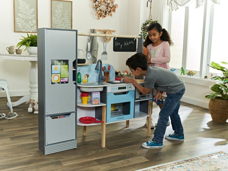 Parents love Alexa..so do the kids! buff.ly/2VhYoWw