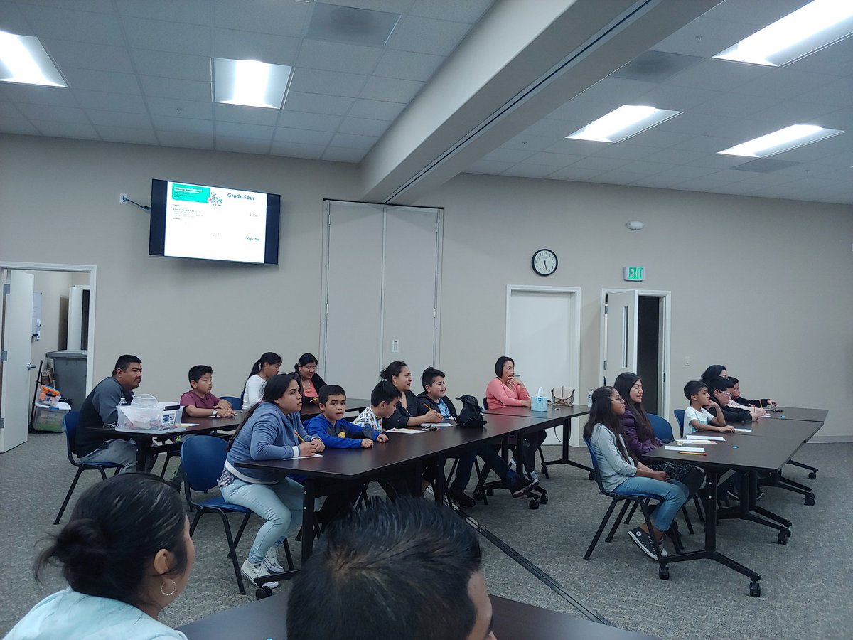 thebevtoy's tweet image. @SwunMath @KingCityUnionSD grade 3-5 Family Math Night!  Our students and parents learning side by side! #GreatStudents, #GreatParents, #learningsidebyside, #Math, #StudentAchievement, #KCExcellence, #SWUN