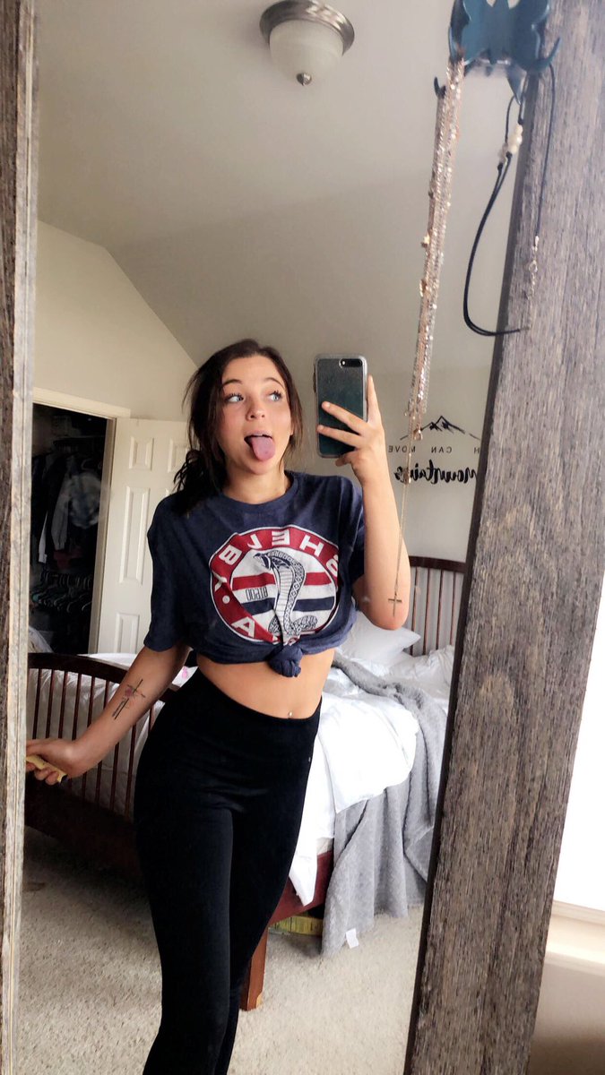 baileyxnichole's tweet photo. classic https://t.co/DZS0EPBsvl