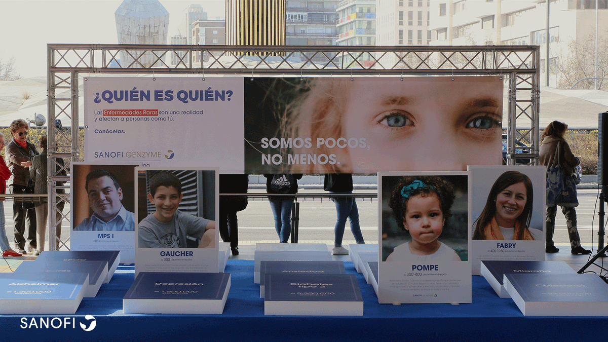 SanofiES's tweet photo. Hay juegos que marcan y el #QuiénEsQuién es uno de ellos. ¿Quieres jugar de nuevo? ➡ Ven mañana, jueves, al Intercambiador de Plaza de Castilla y juega una partida solidaria por las #EnfermedadesRaras. ¡Cuántas más se jueguen, más daremos a @FEDER_ONG! #SanofiEsEnfermedadesRaras https://t.co/aC5XhoY4TM