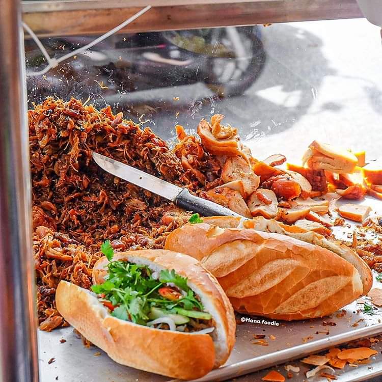 HongOan40494808's tweet photo. Dù ai nói ngả nói nghiêng: " BÁNH MÌ VIỆT NAM LUÔN NGON ĐÚNG KHÔNG MỌI NGƯỜI???"

Bánh mì không những được yêu thích ở Việt Nam mà nó nằm trong top 20 món ăn đường phố ngon nhất thế giới!!! ❤️❤️❤️

#ApolozieToVietNam 
#Koreanstoplying https://t.co/wLe1D5Lezg