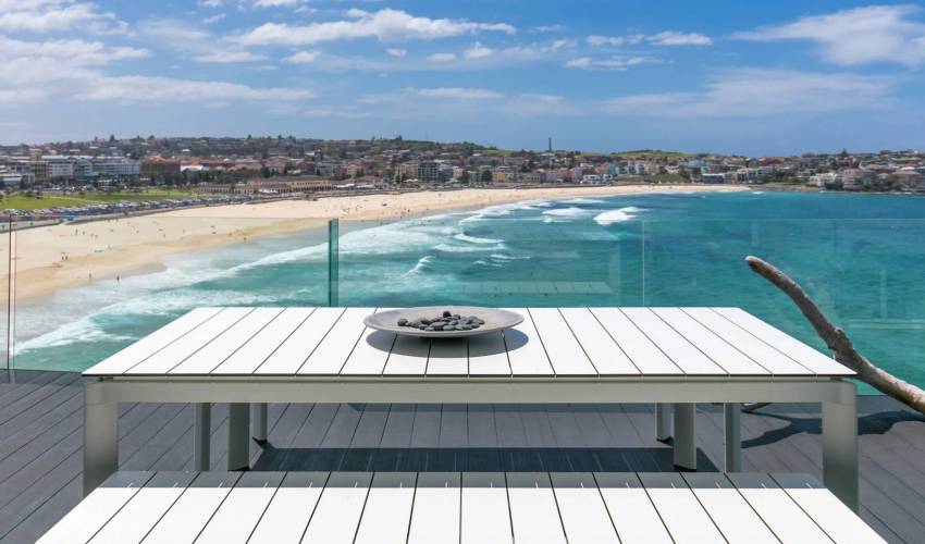 VillaGetaways's tweet photo. How's the view from Villa 588 in #BondiBeach Sydney?! 😍
https://t.co/e3ep7BrkeZ https://t.co/k42DjkYPzw