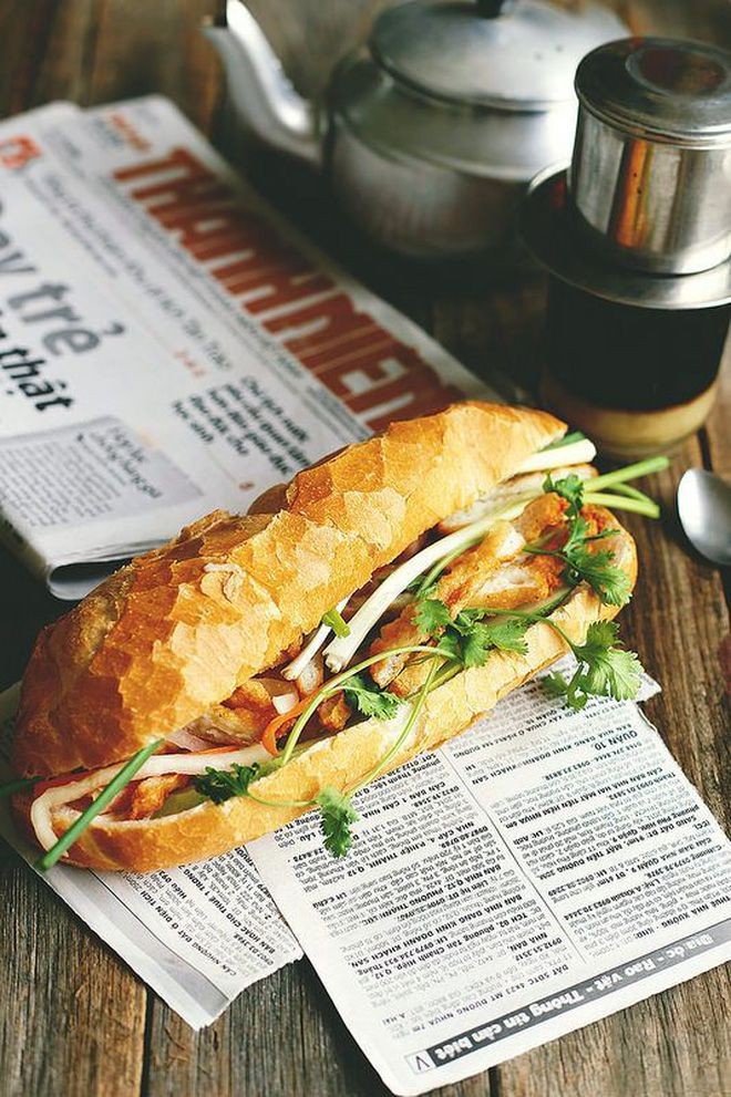 Bong_Gao's tweet photo. Vâng chúng tôi rất nghèo khổ, chúng tôi ăn sáng bằng bánh mì, ngoài việc thuộc top 10 món ăn đường phố ngon nhất thế giới ra thì nó chả có con mẹ gì hết :)
#ApologizeToVietnam
#Koreans_apologize_to_VietnameseGovernment
#Please_tell_the_truth_and_dont_lie https://t.co/MyikWvL1X0