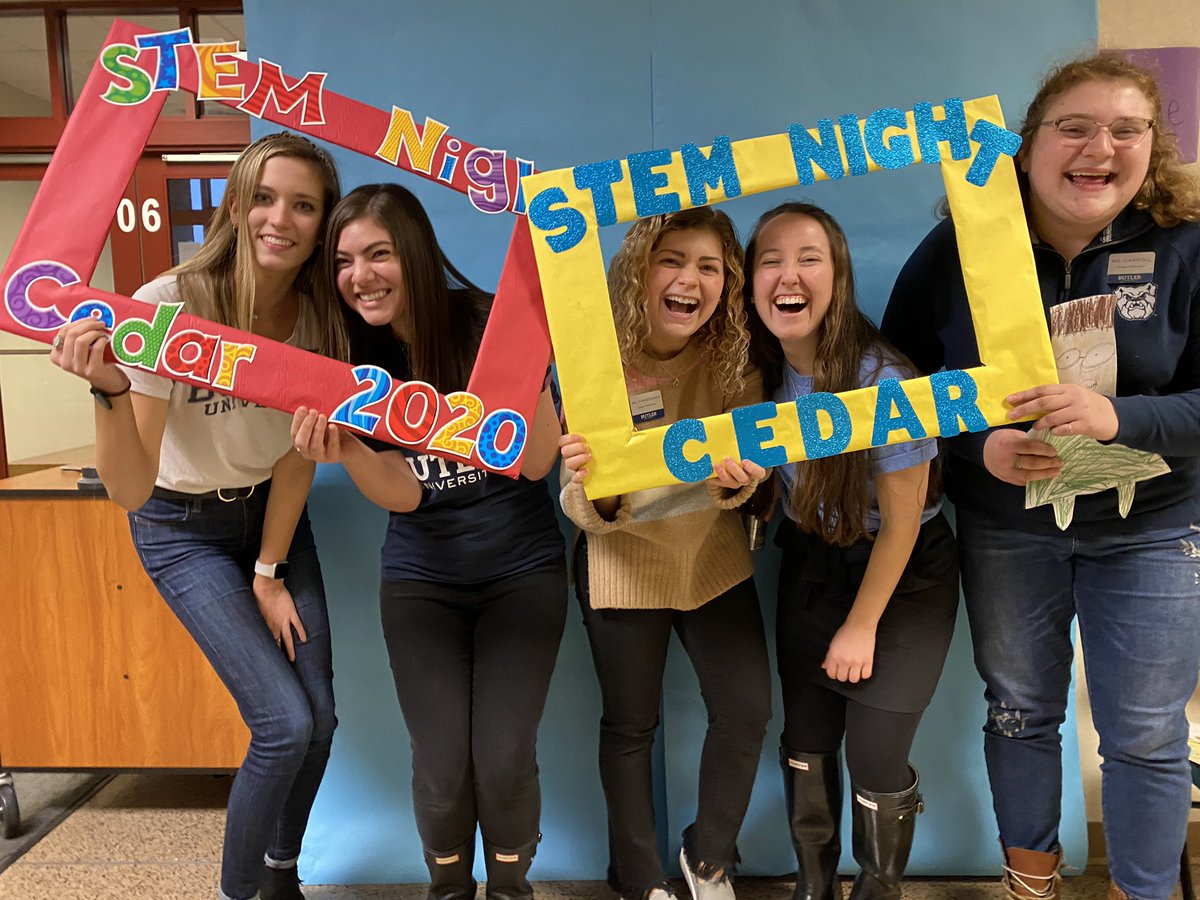 _ms_christensen's tweet photo. STEM night was a blast!! Thanks Cedar Elementary for having us! @DrPangansclass https://t.co/XAcP7I5TJt