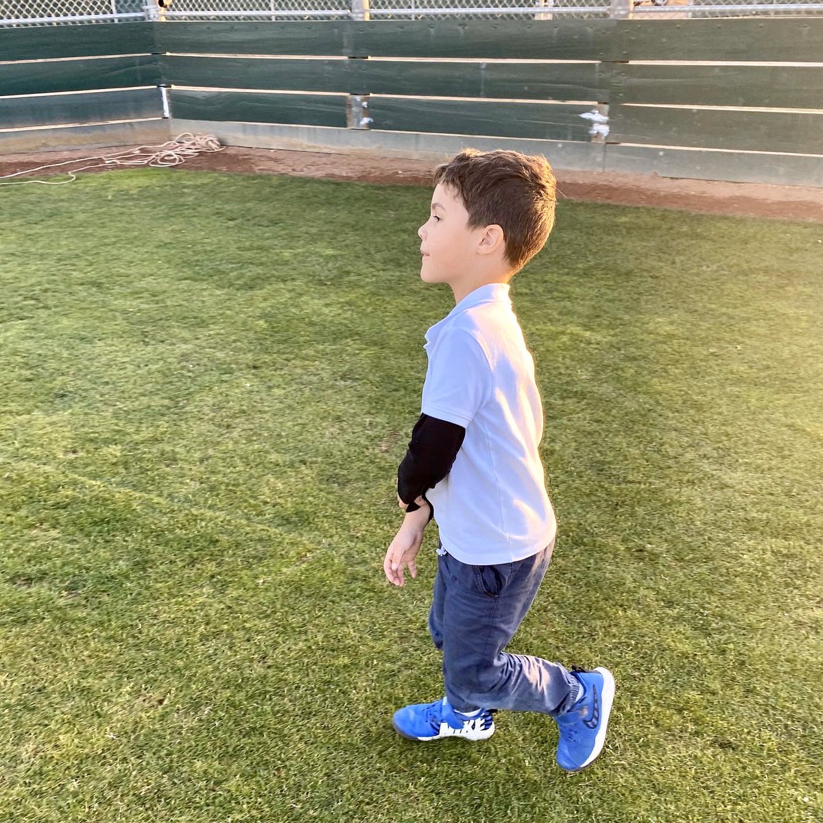 gregvaughn23's tweet photo. Our baseball practice was extra special tonight with 3 generations present; Cory, Major and Greg Jr. I am so blessed ๐๐พ
#vaughnlegacy #familyfirst #9164life #gv23 #gregvaughn #gregvaughn23 https://t.co/h6o22TNOOv
