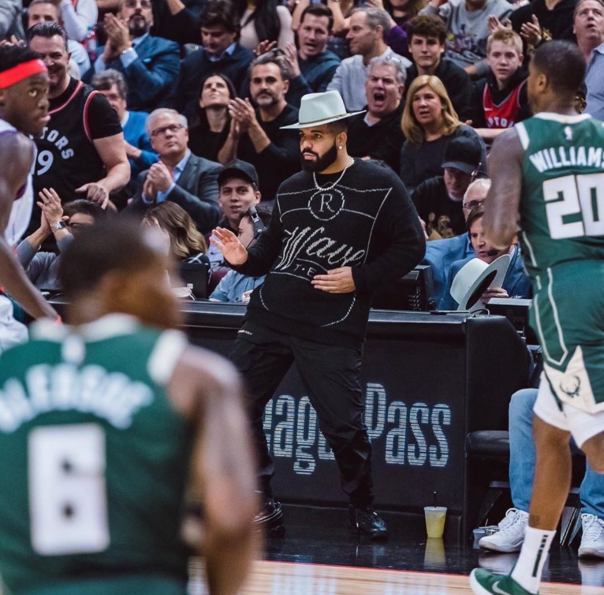 rowdyrebelz's tweet photo. Drake needs to be hired as the mascot for Toronto https://t.co/TD6bxKwaRn