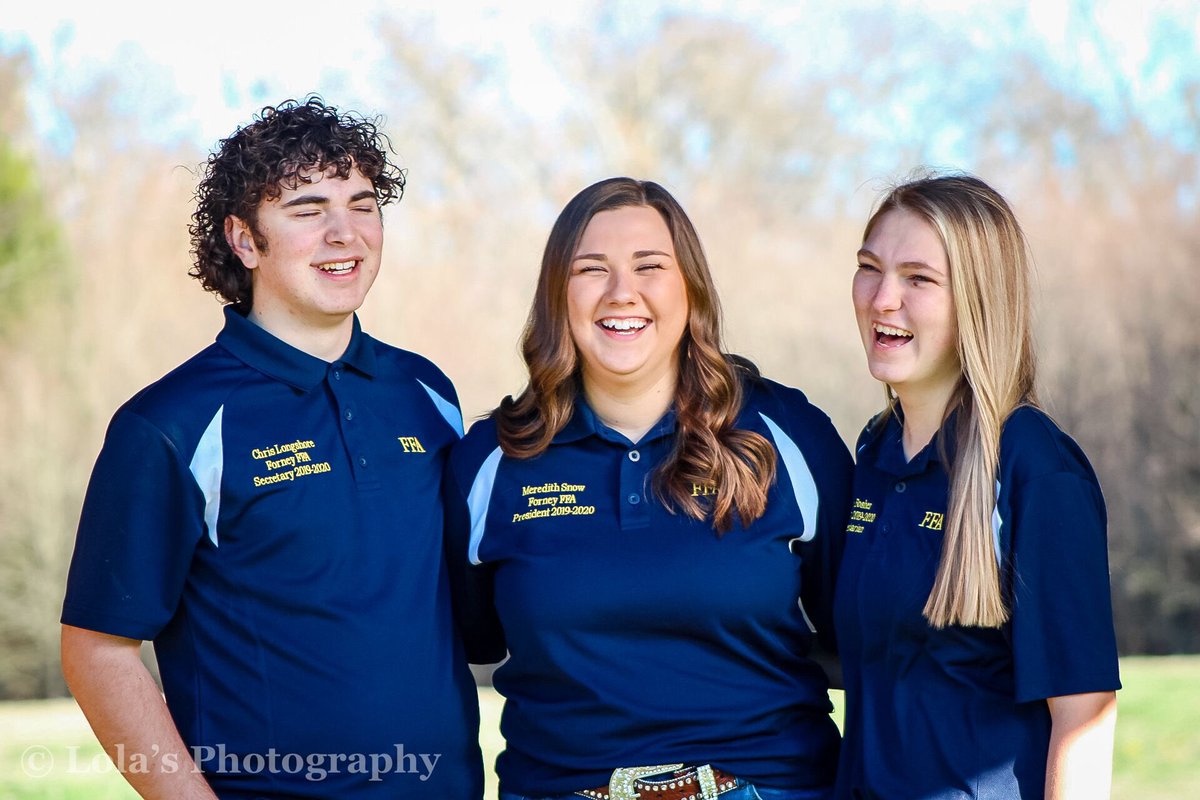 snowsworld01's tweet photo. Good Luck to our Senior FFA Officers this week at their last Kaufman County Ag Show. @meremere0101 @taylor_bosher @longshorechris enjoy these next 4 days! #ForneyFFA #Seniors2020 #TexasFFA #FFASeniorOfficers #forneyfamily https://t.co/YGowOkjJDJ