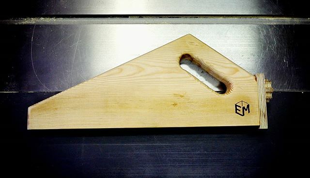 theeverymaker's tweet image. One year ago, the video for this push stick blew up.  I went from tens of views a day to hundreds of views a day.  I'm not sure what happened, but I am glad it did.  Though I haven't posted in a while, here or on YouTube, I haven't lost that spark to cre… ift.tt/32suGQa