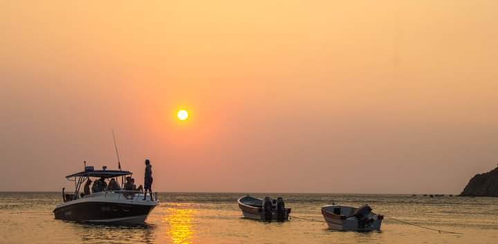 Drawsson's tweet image. I love the contrast!
❤ if you like to travel

#nature #travelling #photography
#photo #landscapephotography #travel #shore #beach #vacation #entrepreneur #business #digitalnomad #photographer #motivation #laptoplife #traveler #blogging #vlogging #meditate #boat #sea