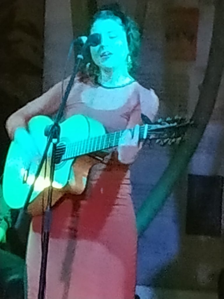 LaAldeaBogota's tweet photo. y así es nuestra noche desde la #aldeainternacional en el concierto de @LaOtraQueLucha en #bogota #lacandelariabogota #gobogota #planbogota https://t.co/kpNy05ICUm