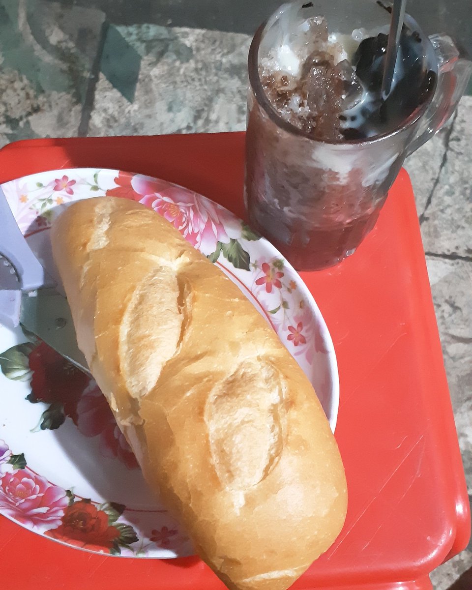 #ApologizeToVietNam
Bánh mì chấm cacao đá nè HÀN QUỐC ƠIII