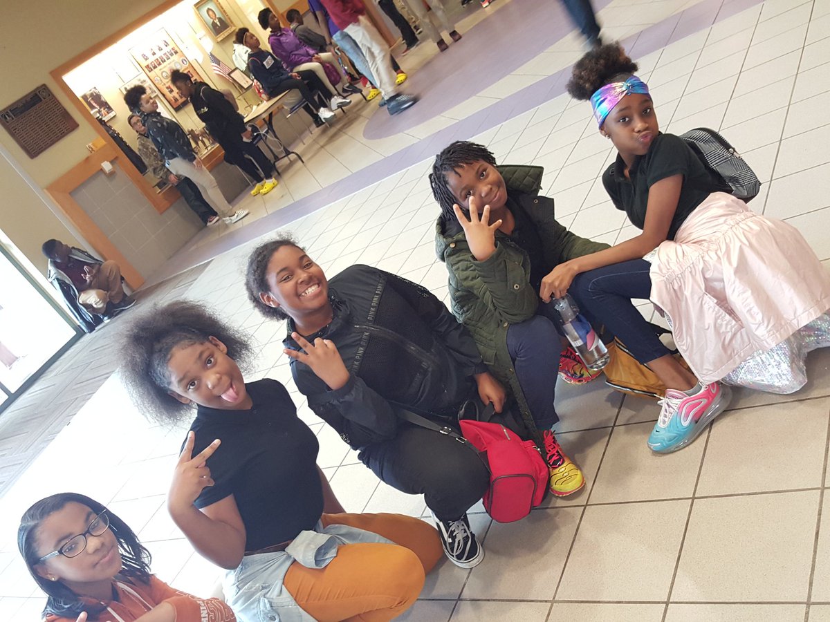 fleming_and's tweet image. #projectexplore
#PVAMU 
#hisd2020
#collegetour
#flemingmiddleschool
