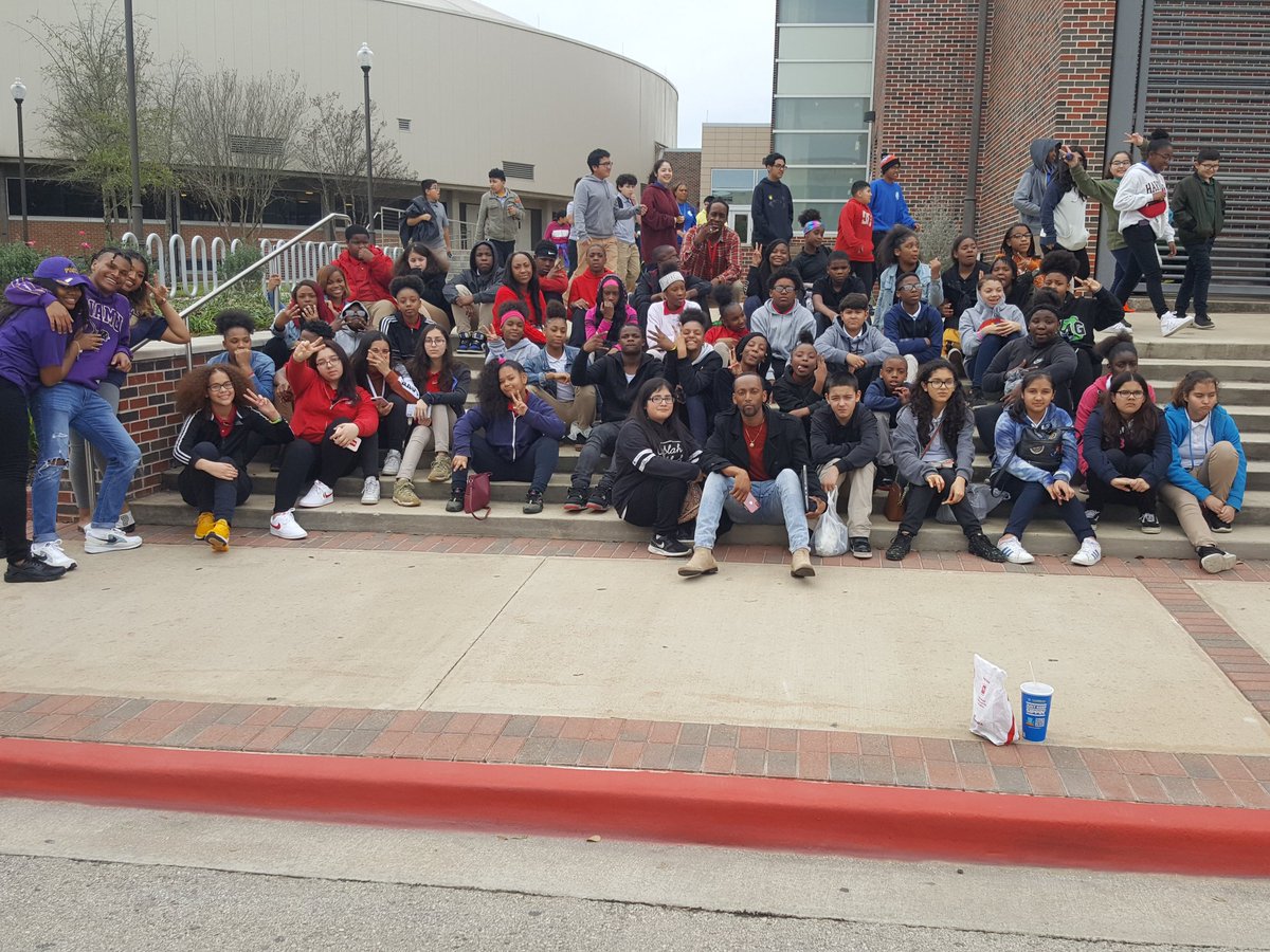 fleming_and's tweet image. #projectexplore
#PVAMU 
#hisd2020
#collegetour
#flemingmiddleschool
