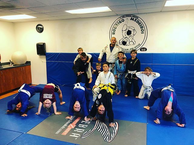 BjjRevolutionPB's tweet photo. ❤️ kids BJJ  @bjjrevolutionteampb @bjjrevolutionteamofficial @rmedeirosbjj @graciemagazine @graciemagoficial #bjjrevolutionteam #rodrigomedeirosbjj #bjjpacificbeach https://t.co/sCpP2FzlAj https://t.co/1uQORcuIQ6