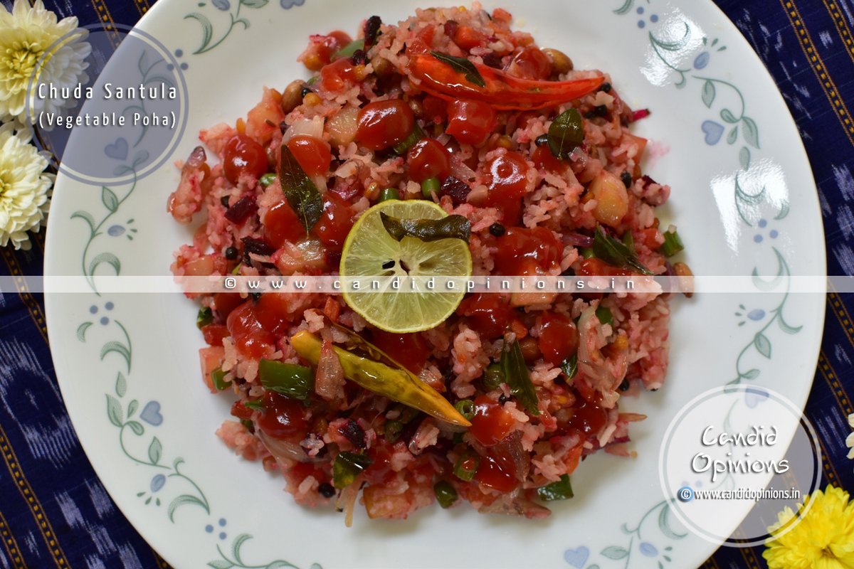Sweet_an_Spicy's tweet photo. #ChudaSantula or #ChudaUpma (popularly known as #VegetablePoha) is another sought after breakfast item in several Odia families. Popular among youngsters &amp; adults alike, it is a great way to sneak in vegetables into ur family's diet. #breakfast #foodphotography #indianfood https://t.co/zgHz96LUMw