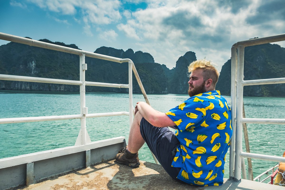 Un voyage au Vietnam réussi grâce à la chemise <a href="/WankilStudio/">Wankil Studio 🍌</a> OFFICIELLE, merci de me faire confiance <a href="/laink/">Laink</a> et <a href="/terracid/">Terracid</a> en me passant la collection 2023-2024 en avance !
Bisous les loulous 🙏