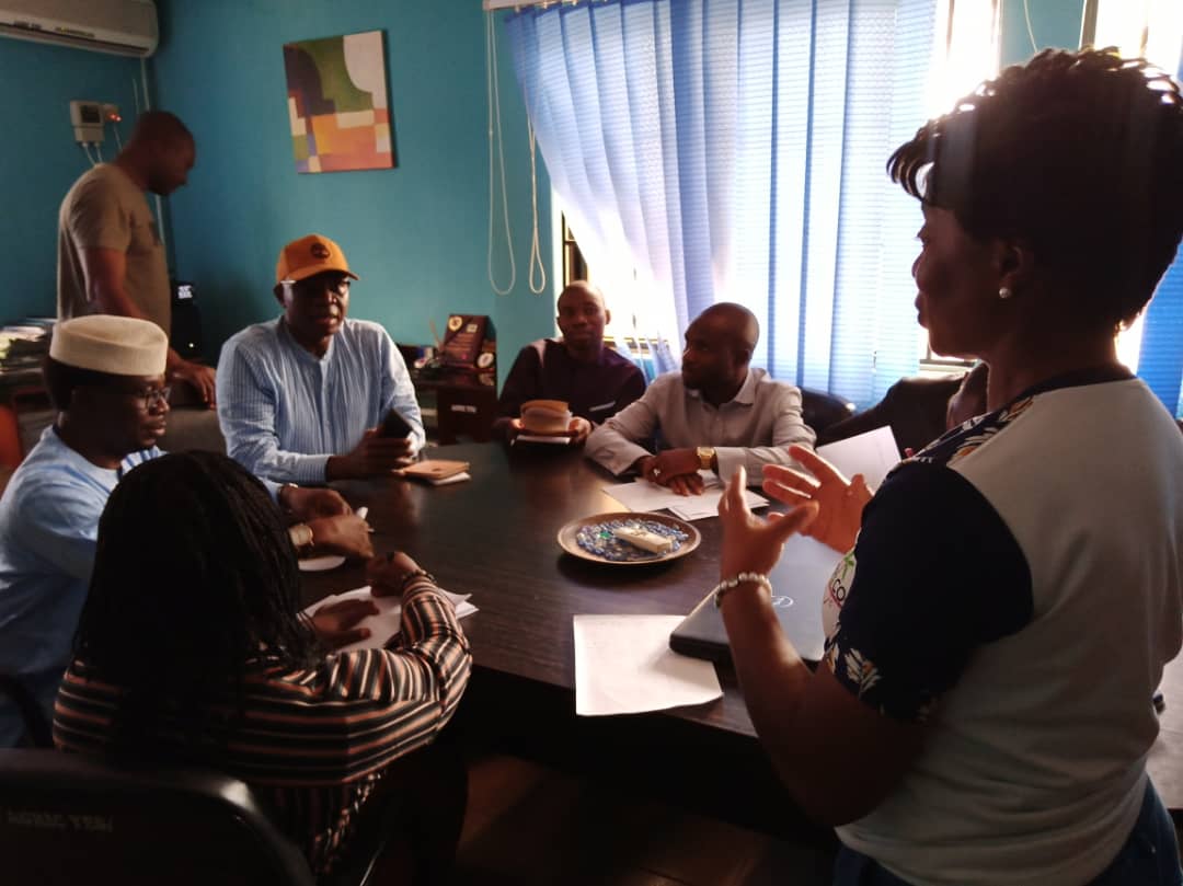 followlasg's tweet image. Office of Sustainable Development Goals and Investment coordinates African Union inspection tour of ongoing projects in Lagos State. The inspection which kicked off at Epe, will cover all five divisions of the State and would last for a week
#Goal17 
#PartnershipForTheGoals
#LASG