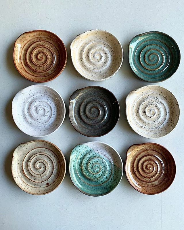 from @dorothydomingopottery  More spoon rests fresh from the kiln. 🍂🌿 #pottery #ceramics #stoneware #handmade #Etsy #AmazonHandmade #kitchen #foodies #rustic #makersmovement #dorothydomingo #spoonrest #smallbatchpottery #kilnfolk #contemporaryclay #f… ift.tt/2PrJ0mZ