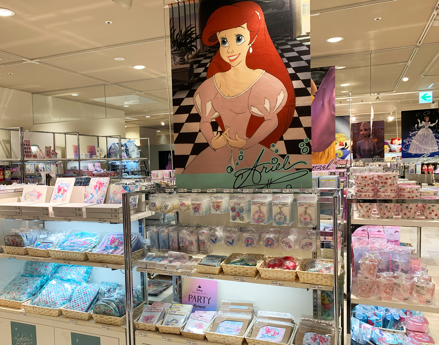 ディズニープリンセス パーティーモーメント アクリルスタンド 4種