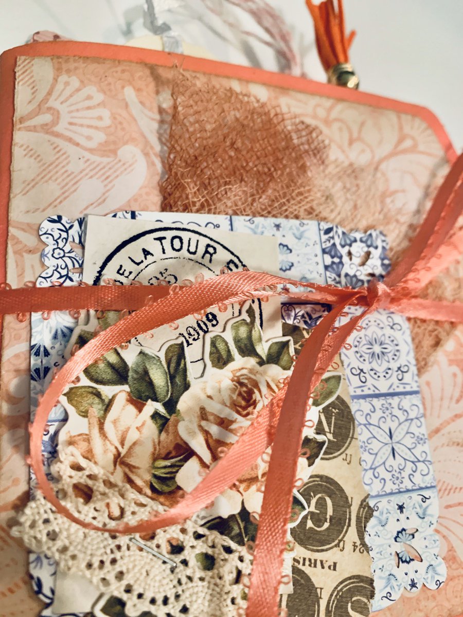 TheRubyMoon1's tweet image. I made a pink mini journal.  Now, I’m not a fan of the color pink, but even I like this one! Won’t last long!  TheRubyMoonShop.etsy.com