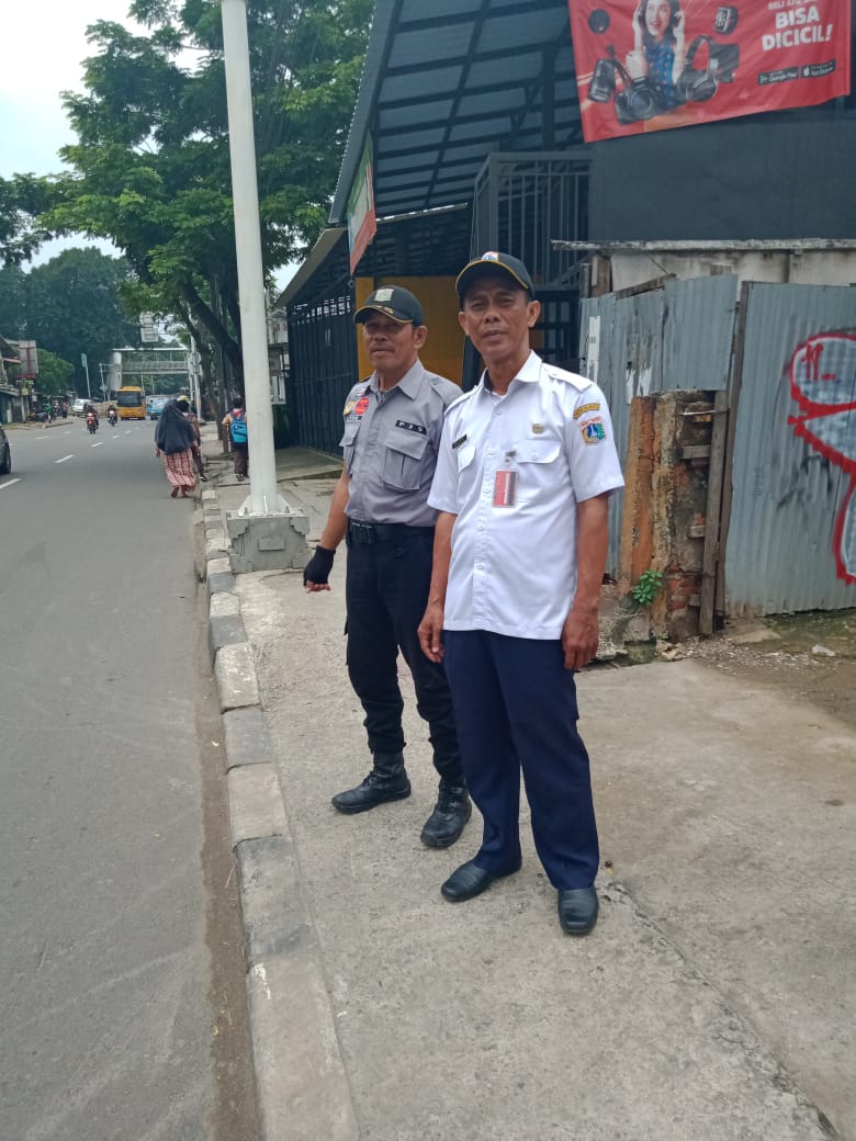 Kasie Rehabilitasi dan Pemberdayaan Sosial Bpk <a href="/an_sori1975/">Ansori</a> melakukan monitoring titik rawan PMKS <a href="/satgasp3s/">Satgas P3S DKI</a> titik kalibata dan lenteng agung <a href="/sudinsosjs/">sudinsosjs</a> <a href="/DinsosDKI1/">Dinsos DKI Jakarta</a>