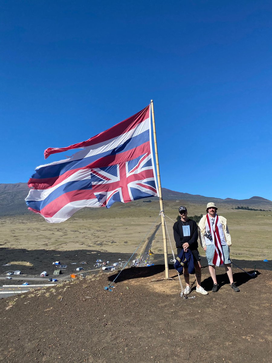 PTM_PassTheMic's tweet image. Our team spent the day with our friends and family working to #ProtectMaunaKea and got to deliver some snacks and play some tunes while we were there. 

We stand for the protection of Mauna Kea and Sacred Lands everywhere. 

We are with you.✊

#ProtectSacredLands