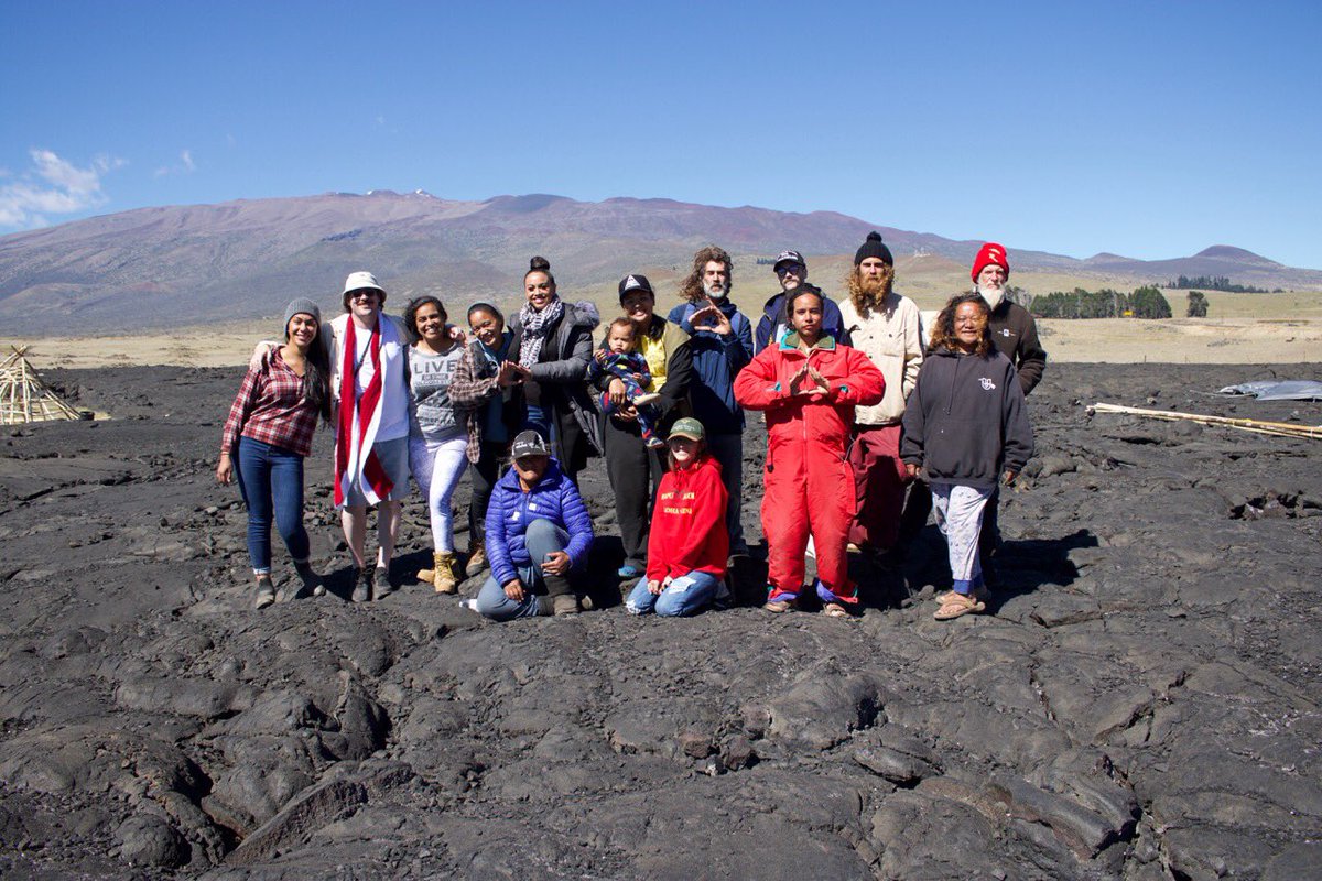 PTM_PassTheMic's tweet image. Our team spent the day with our friends and family working to #ProtectMaunaKea and got to deliver some snacks and play some tunes while we were there. 

We stand for the protection of Mauna Kea and Sacred Lands everywhere. 

We are with you.✊

#ProtectSacredLands