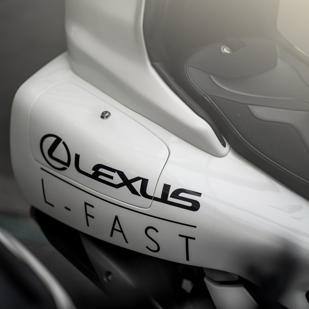 LexusID's tweet photo. Lexus Fast Assistance, your reliable emergency road assistance that you can count on, 24-hours every day.

#Lexus #LexusIndonesia #ExperienceAmazing #LFAST https://t.co/gmlgLgMYVJ