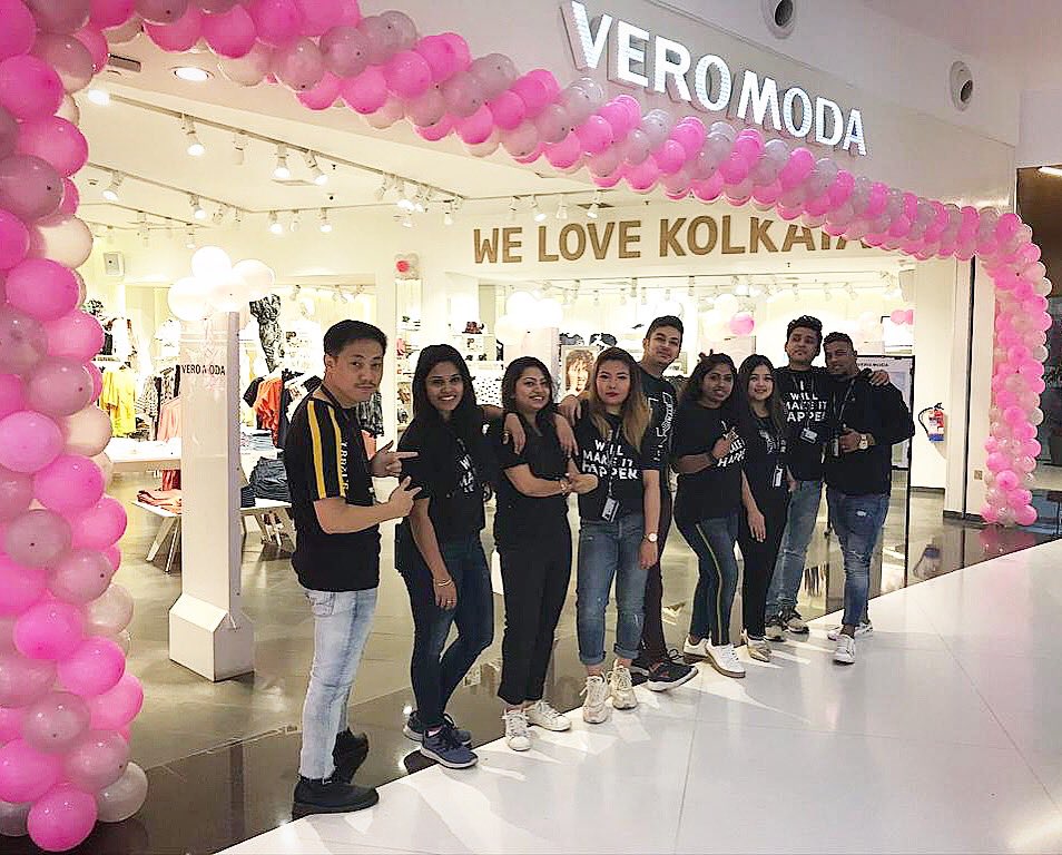 Bestseller India on Twitter: "Celebrating anniversaries and milestones is something that is very special to Recently our store colleagues from South City, gathered to celebrate 2 years of the