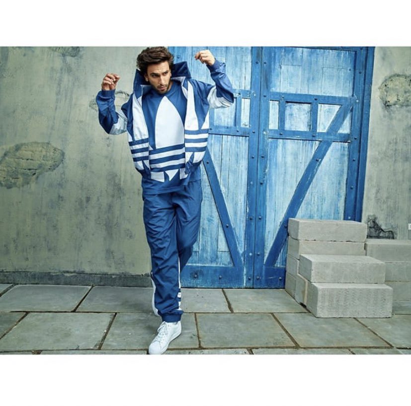 RanveeriansFC's tweet photo. Update : Trefoil on my chest, Superstar on my feet.
@adidasoriginals #adicolor #ChangeIsATeamSport #adidasSUPERSTAR #Superstarsofchange
Via Ranveer Singh Instagram post 💝 https://t.co/z7asAlMydR