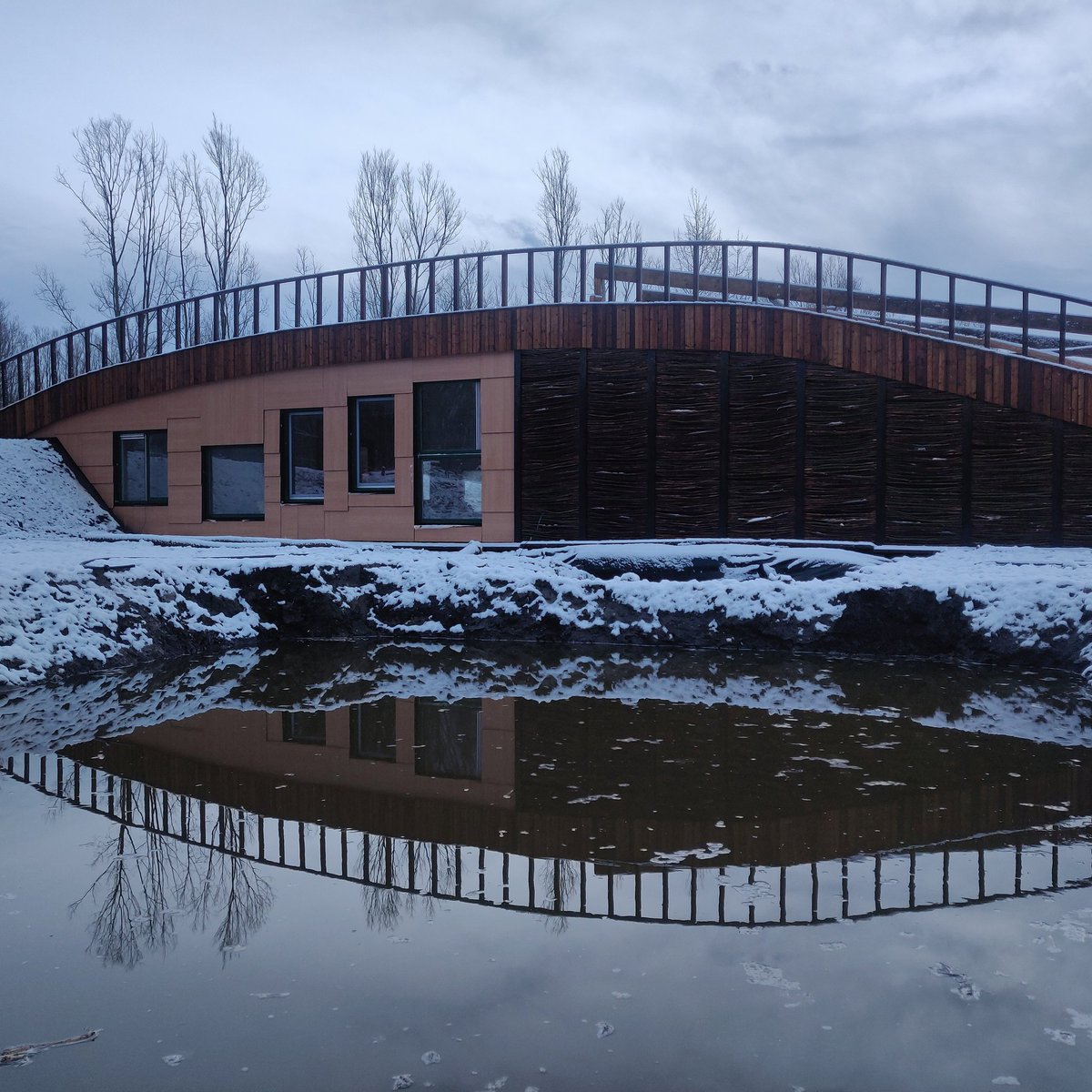 NatuurZ's tweet photo. Toch nog winter!! #hoogenesse #circulair #hergebruik #susateliers #hogeschoolrotterdam #davincidordrecht #circulairbouwen #davincicollege #mbo #mbobouwkunde #hbobouwkunde #sustainability #innovation #reuse #duurzaamheid #zwijndrecht #engineering #circulaireconomy #prefab https://t.co/ojEBCYQqrn