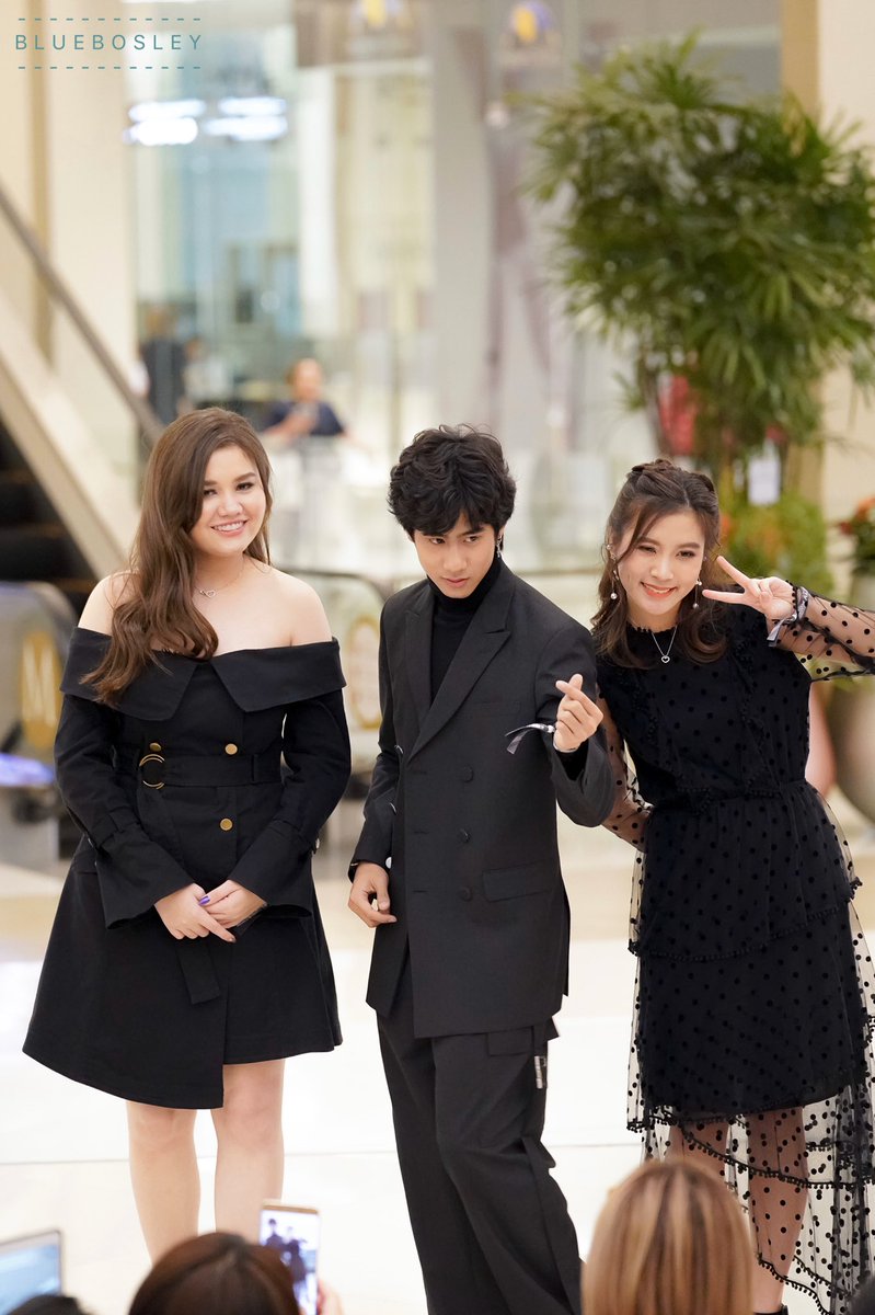 bluebosley's tweet photo. เจ้าความน่ารัก 
🥰🥰🥰

#LINETVAWARDS2020 #UWMAseries #pineare #wanut_mix #sammysammauy @pineare @wanut_mix @sammysammauy https://t.co/xiQxkuGIPI
