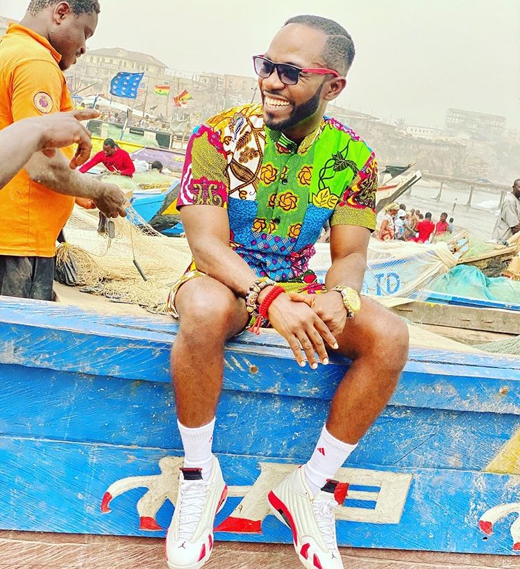 Okyeamekwame's tweet photo. 40% ahobraseɛ
Na 30% krakye
10% odo ɛno na ama me fans no akye
70% rap ɛfiri Awurade ɛno ye passion
Te guy guy 50 firi mu kata woani na hwɛ me daakye. 

#itsOK 💯% 🔥 https://t.co/WeXmu5xUoH