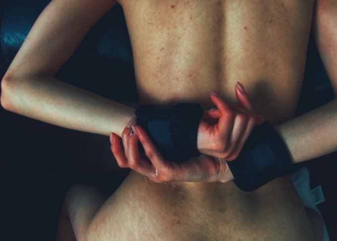 New video coming out tonight 😍 Go to #pornhub and look for #julwinks 😘 https://t.co/rNe3t42ZjF<a href="/tag/pornhub"class="tags">#pornhub</a><a href="/tag/julwinks"class="tags"><span>#julwinks</span></a>