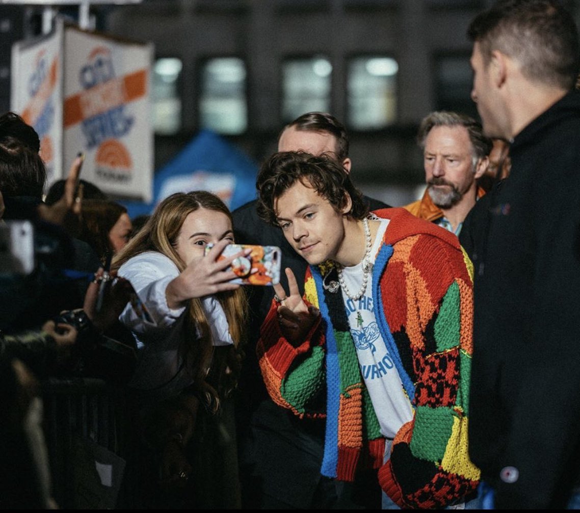 hsdcandids's tweet photo. Harry at rehearsals for the Today show today in NYC - February 26 https://t.co/ySxCadERpS