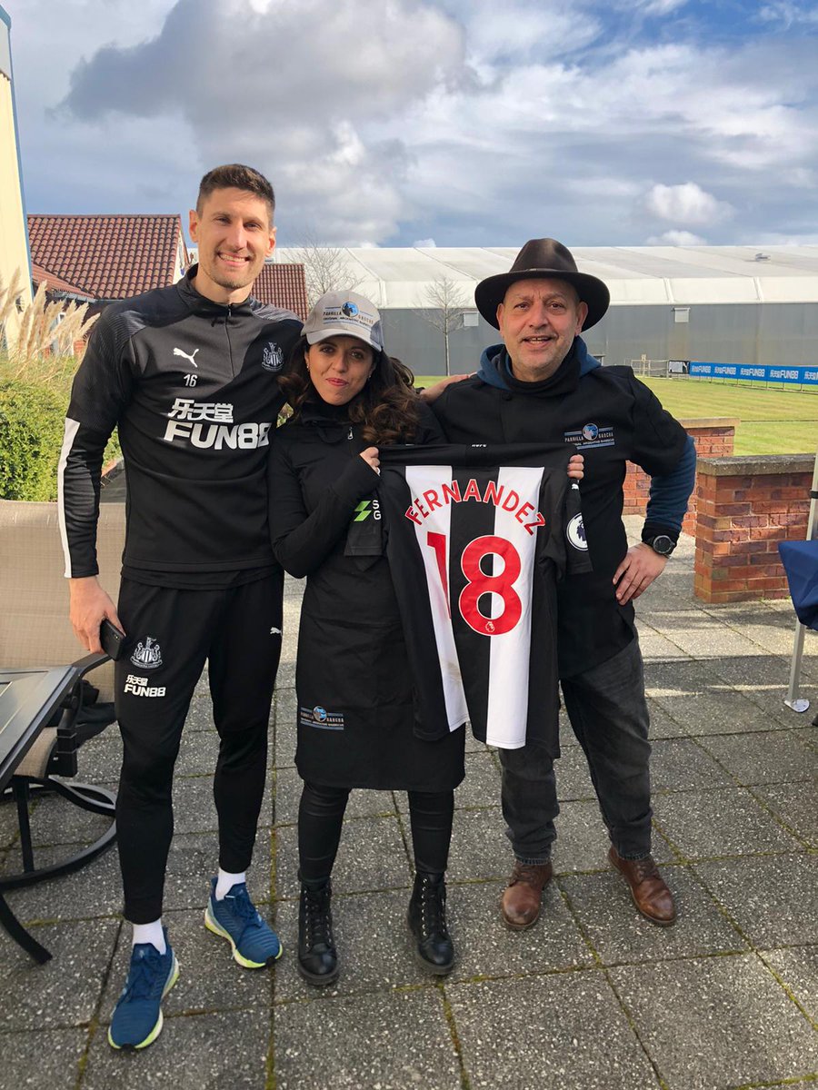 ParrillasUK's tweet photo. Still buzzing from yesterday's asado celebrating @federicofernandez89 bday, great people at the @NUFC Club, a very special event 🥩🔥⚽️👌
Gracias Fede por confiar en nosotros, hasta el proximo asado!!#nufc #newcastle #newcastleunited #PremierLeague #asadoevents #bbqevents #asado https://t.co/VIap1AHmgY