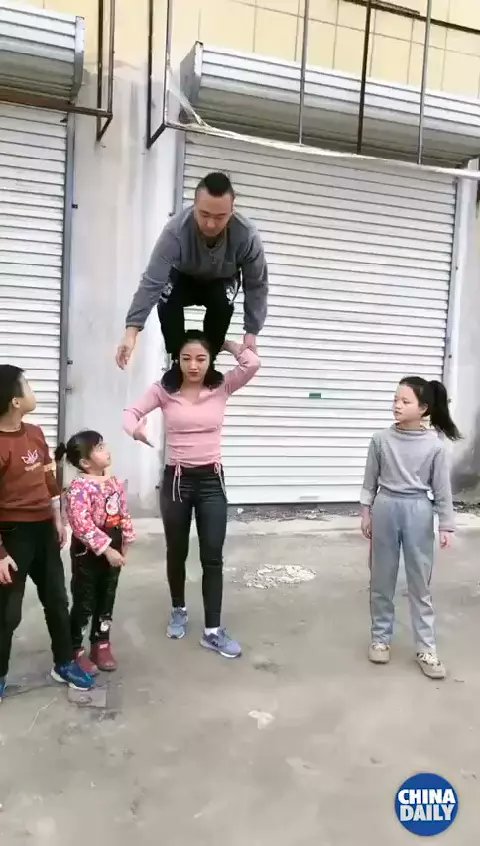 ZohaibSukhera4's tweet photo. The Latest💥 Trending✨ and Hottest🔥 video! Watch it to catch up with the current trends!🤣🤣#Likee  #LIKEEap https://t.co/hJIhMJM4Ot https://t.co/26iKOiqAn2