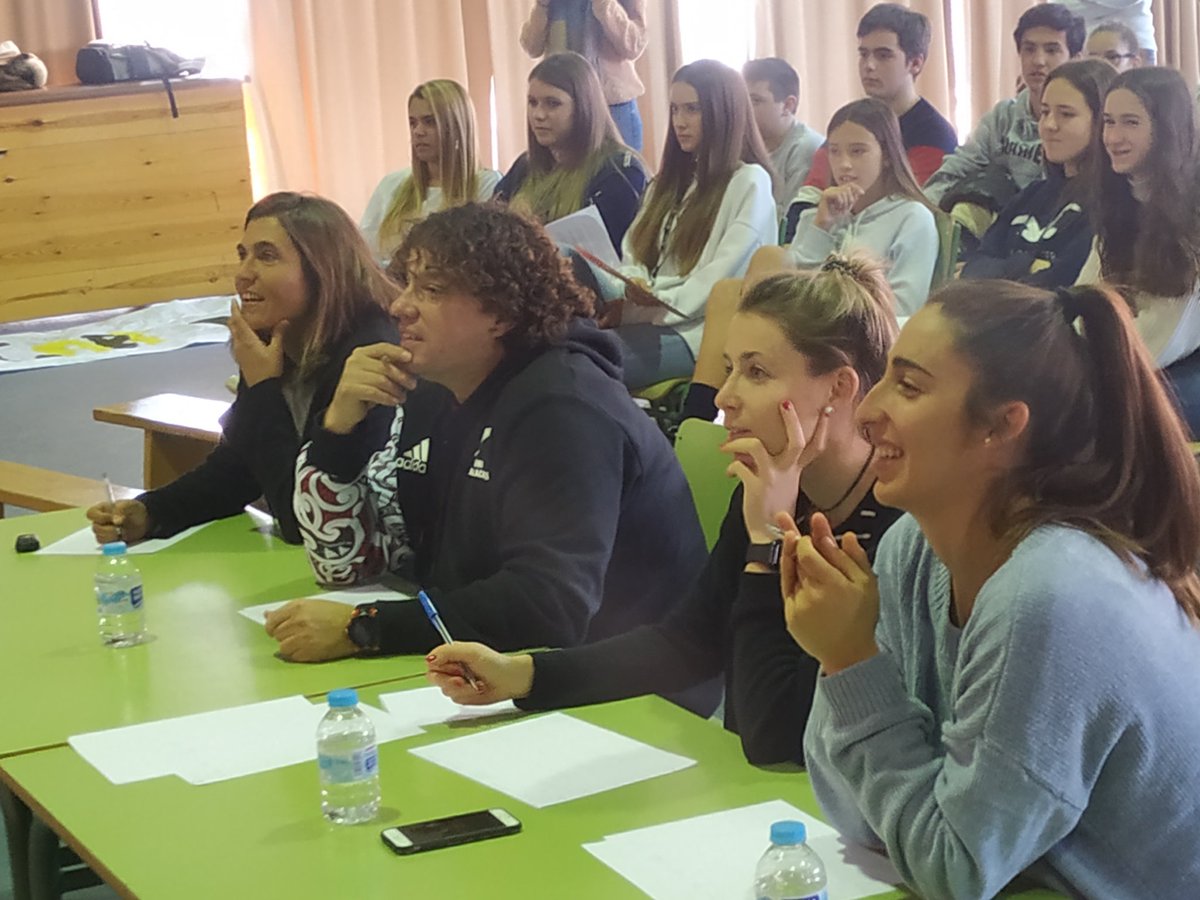 Institut Matadepera (@insmatadepera) on Twitter photo Quin gran jurat! <a href="/ivetImbers/">Ivet Imbers</a> <a href="/bertabonastre/">Berta Bonastre</a> <a href="/julia_pons/">Júlia Pons</a> i <a href="/CarlesMillera/">Carles Millera</a>. Gràcies per la generositat, el temps i l'experiència! Que guanyi el millor! Quin gran jurat! <a href="/ivetImbers/">Ivet Imbers</a> <a href="/bertabonastre/">Berta Bonastre</a> <a href="/julia_pons/">Júlia Pons</a> i <a href="/CarlesMillera/">Carles Millera</a>. Gràcies per la generositat, el temps i l'experiència! Que guanyi el millor!