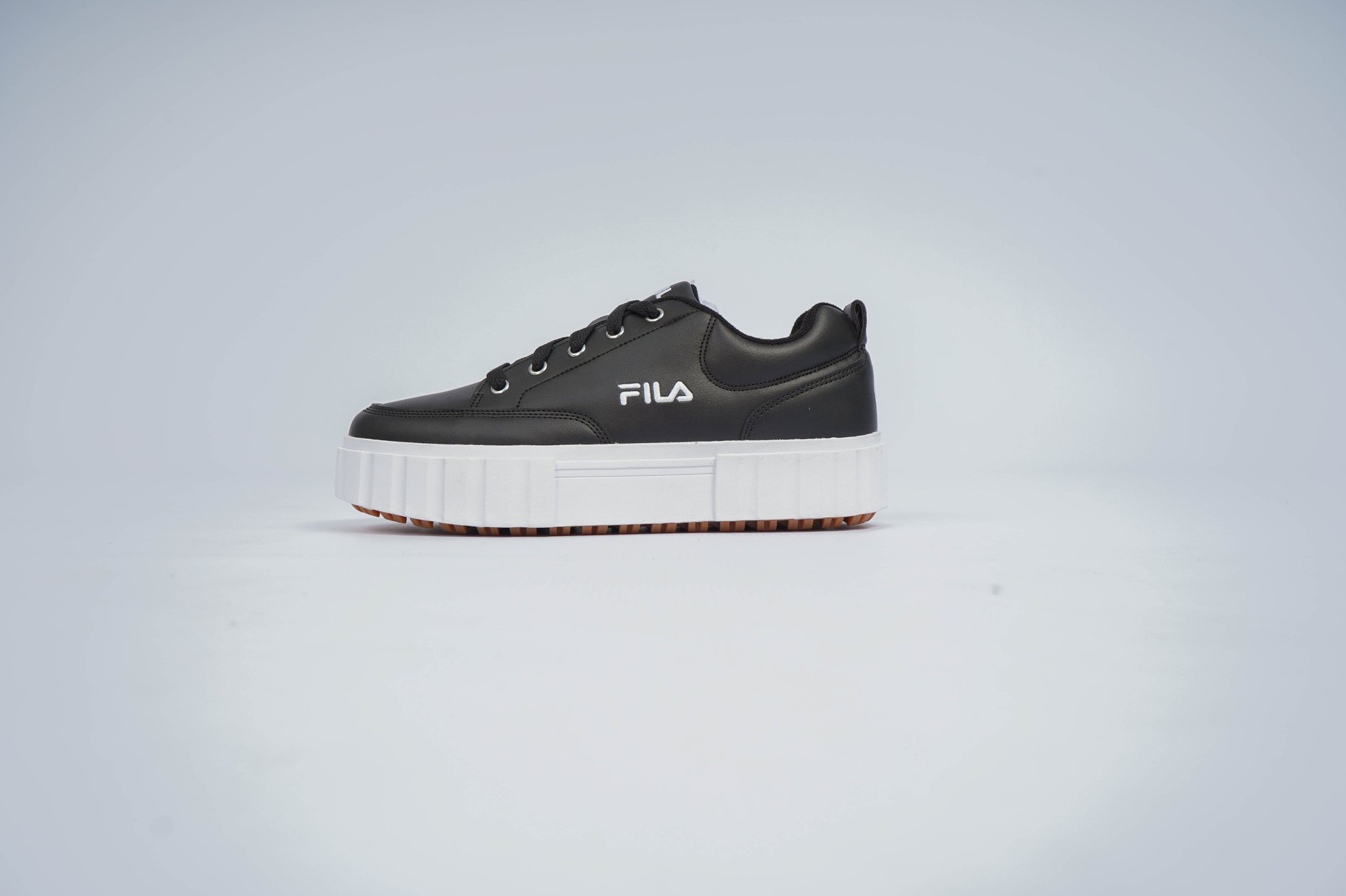 fila sneakers sportscene