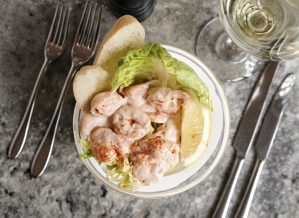 You can’t beat the classics! This is our king prawn cocktail with our special spicy Marie Rose sauce, baby gem lettuce, smoked paprika &amp; lemon crostini.

This 70s dish has stood the test of time for good reason! 💗