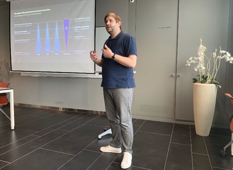 Es war uns ein grosses Vergnügen, Parashift am Digitaltag vom <a href="/SLV_ASSL/">Schweizerischer Leasingverband SLV</a> vorstellen zu dürfen. Für diejenigen, die den im Pitch referenzierten Blogpost lesen wollen, here you go: bit.ly/2T1nTtZ