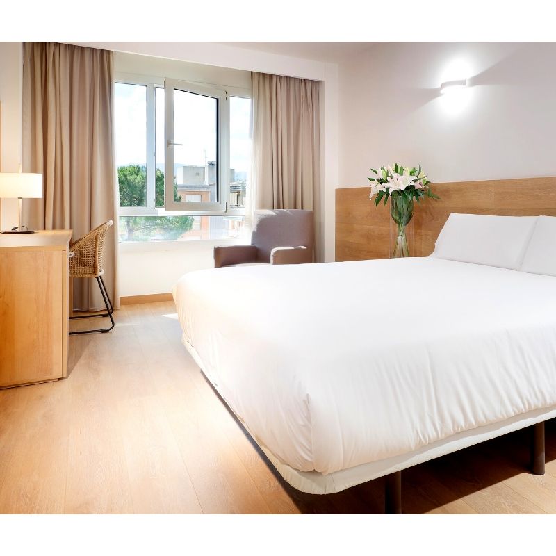 SB_Hotels's tweet photo. Allotjat al nostre #hotelSBcoronatortosa i connecta amb les Terres de l’Ebre. Un hotel dissenyat per a gaudir de l’essència mediterrània. Descobreix-lo: https://t.co/wFtRw7YSo9. 
.
.
#SBhotels #MediterraneanUrbanConcept #Tortosa #TerresdelEbre #besthotel #mediterraneanessence https://t.co/IVfbn2eH8n